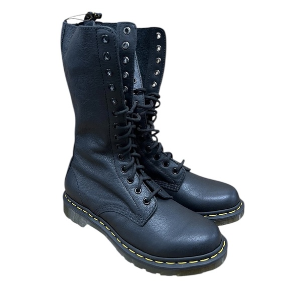 Dr. Martens 1B99 14 Eyelet (Womens Size 8.5) - Picture 1 of 11